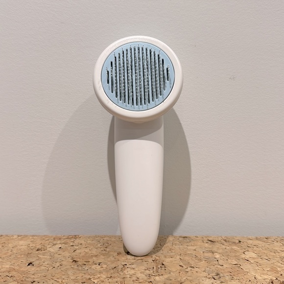 ☀️3/$20 New In Box: Pet hair comb - Picture 3 of 5